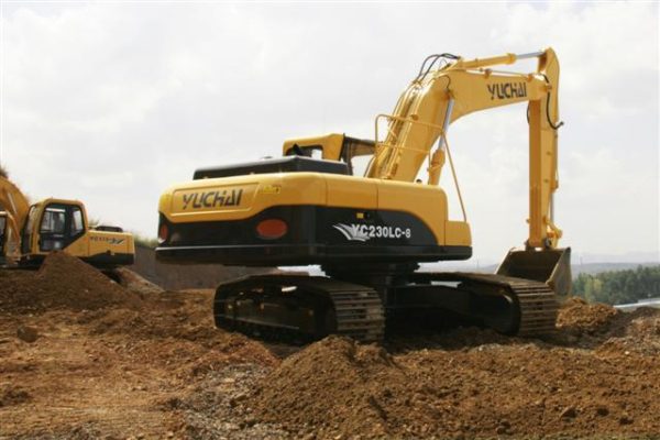 Yuchai YC230LC-8